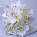 Cymbidium en fleurs artificielles, parfait pour la maison