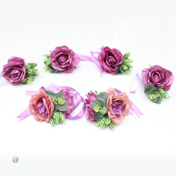 Fleurs blanches pour décoration de voiture de mariage