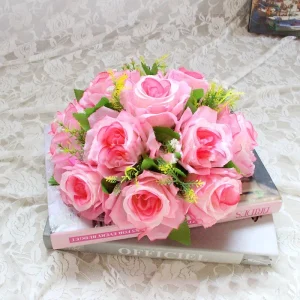Demi boule de fleurs pour mariage élégant