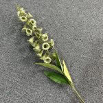 Fleurs digitales en soie pour un look naturel