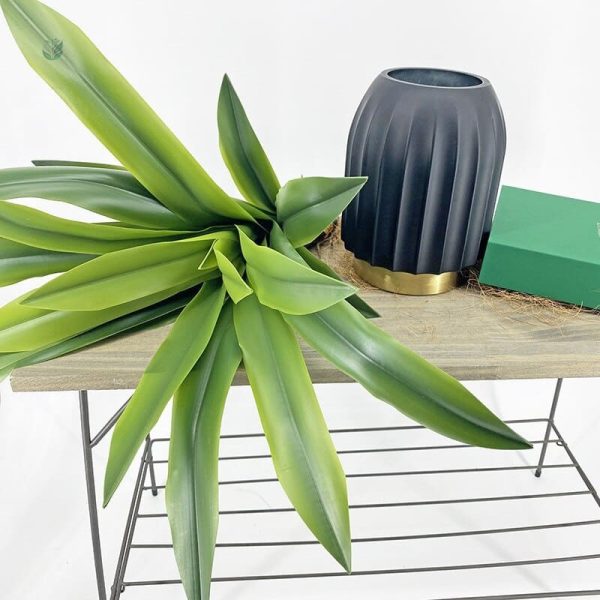 Décoration intérieure avec Dracaena en plastique
