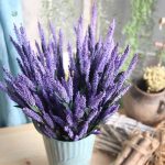 Fausse lavande décorative pour une ambiance apaisante