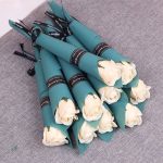 Fausse rose réaliste pour bouquet éternel