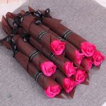 Fausse rose en tissu pour embellir votre espace