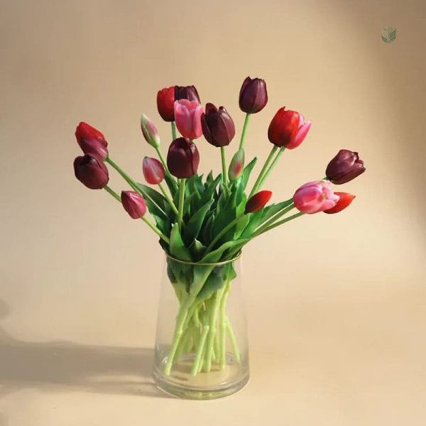 Tulipes en plastique pour une décoration durable