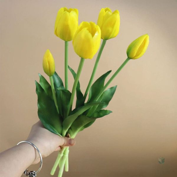 Tulipes artificielles pour un style moderne