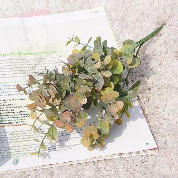 Eucalyptus synthétique pour une décoration intérieure moderne