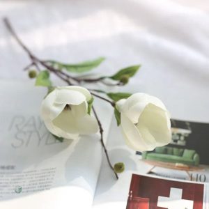 Branche de magnolia réaliste pour arrangements floraux