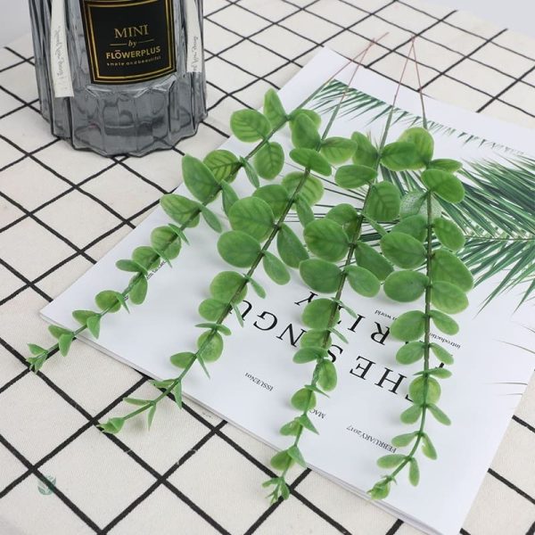 Branche d'eucalyptus synthétique, aspect réaliste