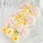 Fleur décorative pour tables de mariage raffinées