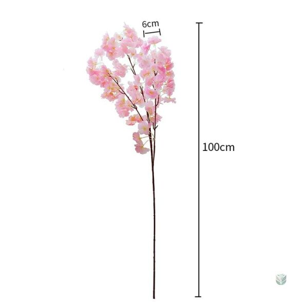 Détails délicats des fleurs de cerisier en décoration intérieure