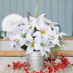 Poinsettia artificielle, touche festive pour toutes occasions