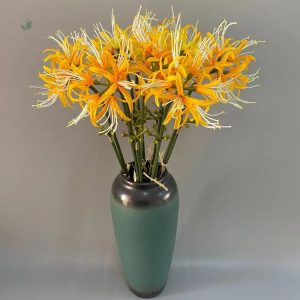 Fleur artificielle Higanbana en décoration intérieure