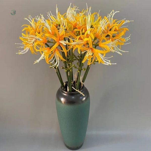 Fleur artificielle Higanbana en décoration intérieure
