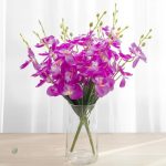 Orchidées artificielles colorées pour atmosphère romantique