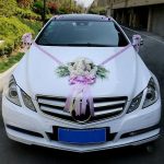 Décoration florale pour voiture de mariage