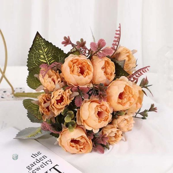 Fleurs de cimetière en matériaux résistants