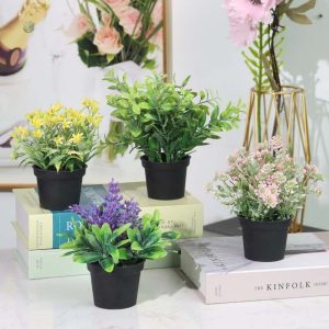 Fleurs artificielles en pot décoratives