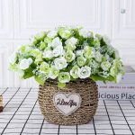 Fleurs en simili pour décoration de tombe