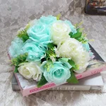 Fleurs synthétiques colorées pour vase Martini