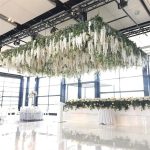 Fleurs en plastique retombantes pour décoration