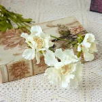 Fleurs en soie délicates, idéales pour la maison
