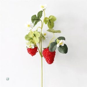 Bouquet de fleurs fraises artificielles pour embellir un espace