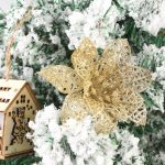 Élégantes fleurs pour embellir votre sapin de Noël