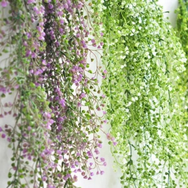 Fleurs tombantes à effet naturel pour un look moderne
