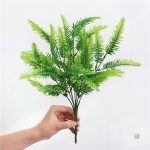 Fougère en plastique, ajout naturel à votre déco