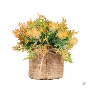 Petite plante artificielle en pot