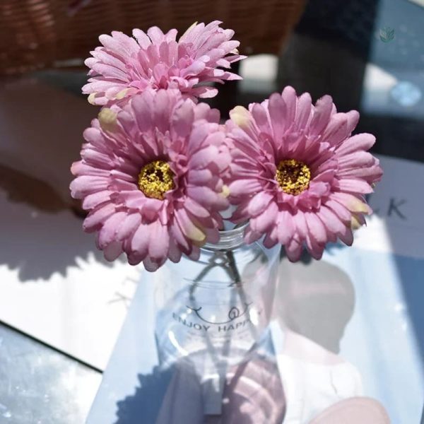 Gerbera artificielle blanche pour ambiance lumineuse