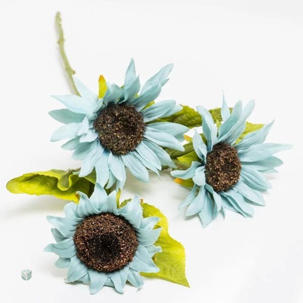 Décoration avec grands tournesols faux, idéal pour un look naturel