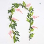 Accessoire déco : guirlande de fleurs synthétiques vibrantes
