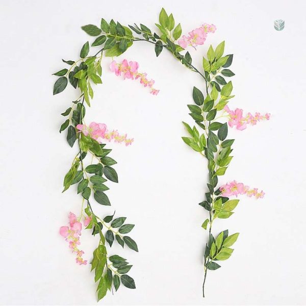 Accessoire déco : guirlande de fleurs synthétiques vibrantes