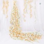Guirlande de fleurs rose pour décoration estivale