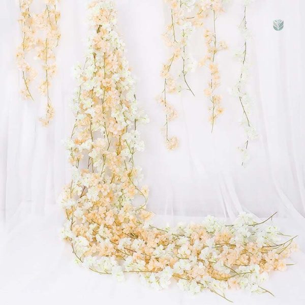 Guirlande de fleurs rose pour décoration estivale