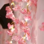 Élégante guirlande de fleurs de cerisier pour ambiance douce