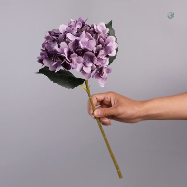 Arrangement d'hortensias artificiels