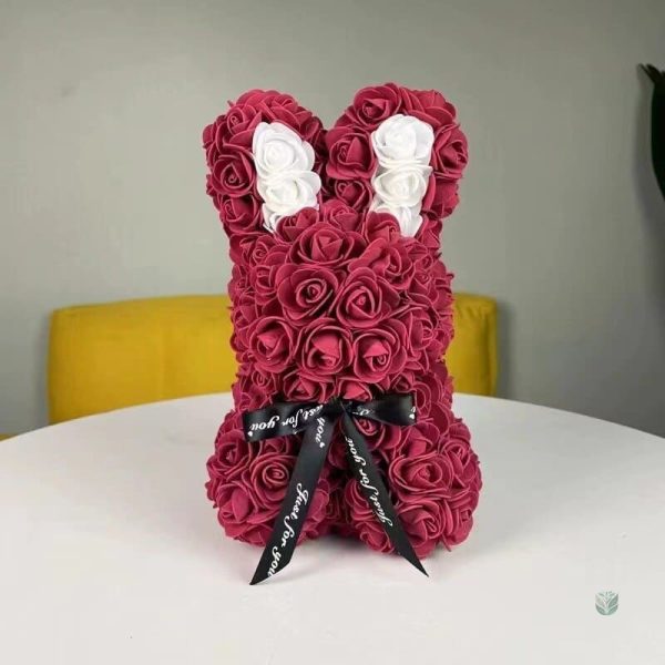 Création florale lapin en roses
