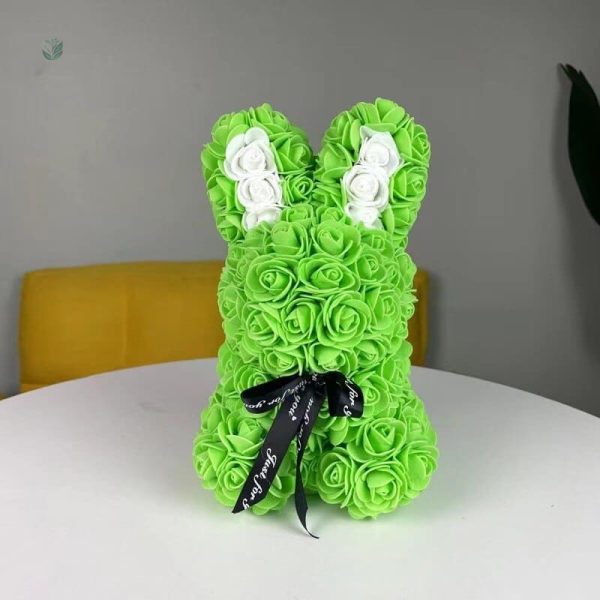 Art floral : lapin en roses artificielles