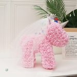 Rose éternelle, charmante et ludique licorne
