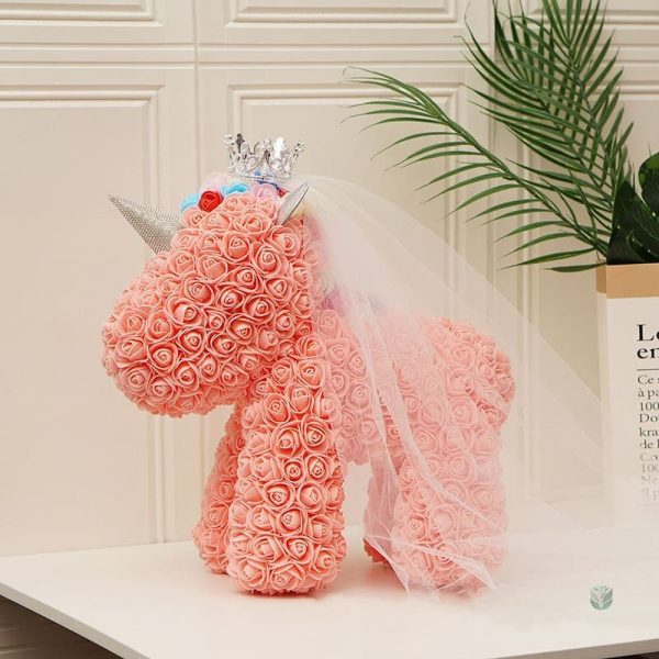 Design de licorne en rose, parfait pour les occasions