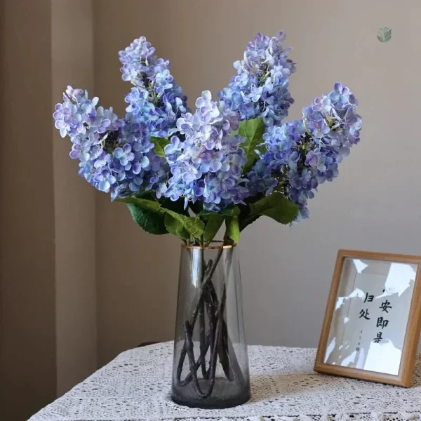 Bouquet de lilas artificiels pour un style moderne
