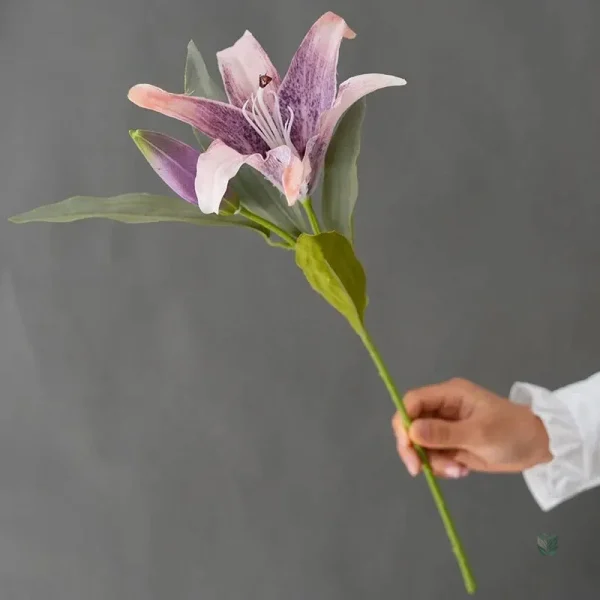 Lys artificiel chic, parfait pour la décoration intérieure
