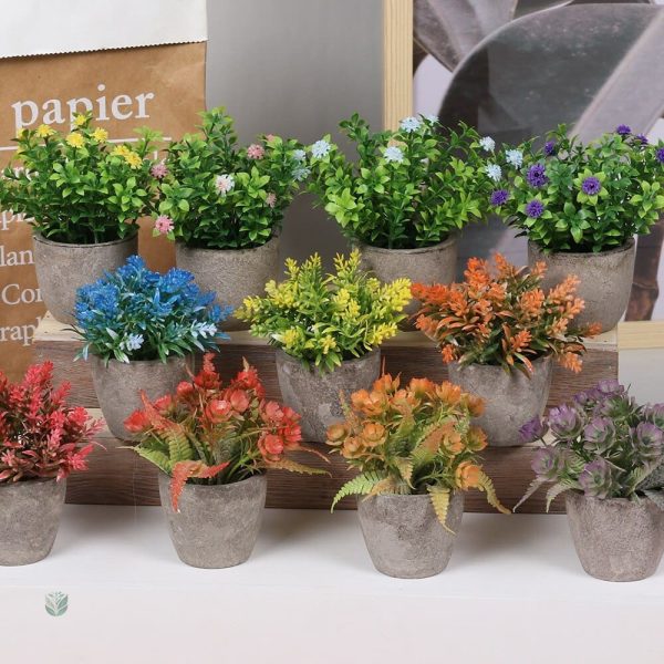 Petites fleurs décoratives pour intérieur