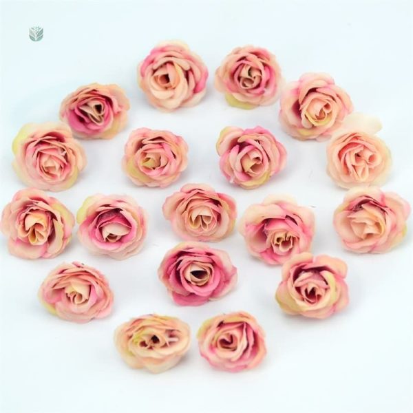Roses artificielles de petite taille, ajout charmant à toute pièce
