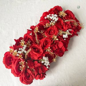 Fleurs rouges artificielles pour décoration murale