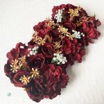 Fleurs synthétiques rouges pour intérieur stylé