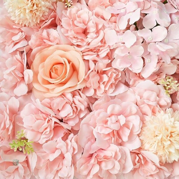 Mur floral artificiel en roses, parfait pour mariage